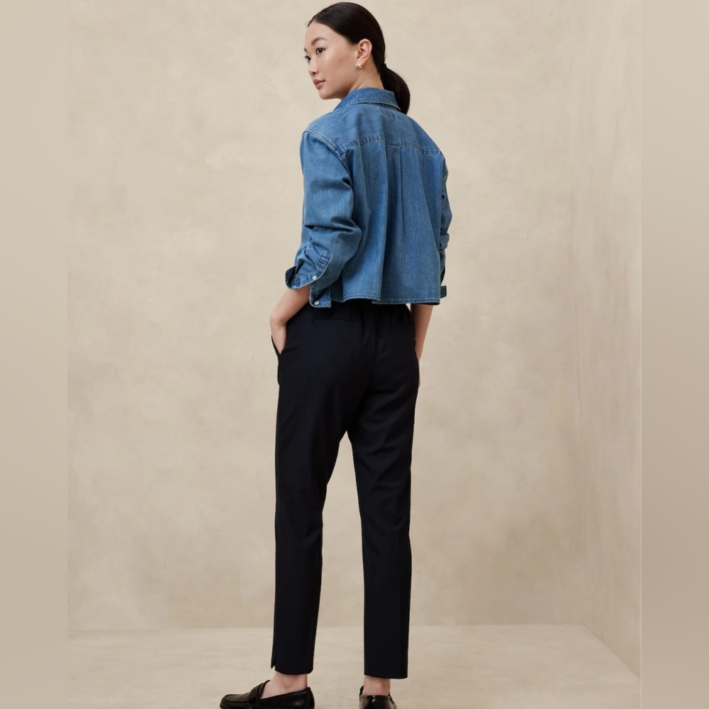 Banana Republic Factory Hayden Tapered Pants Size 6P in Preppy Navy